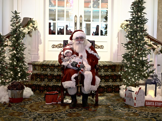 Holiday Santa Claus at Clark's Landing 4