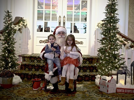 Holiday Santa Claus at Clark's Landing 2