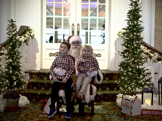 Holiday Santa Claus at Clarks Landing 1