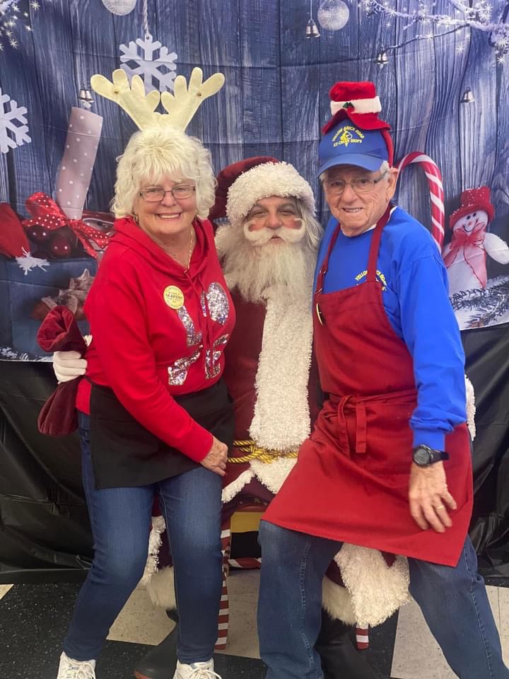 Holiday Santa Claus with Yellow Brick Road Ice Cream Shop 45